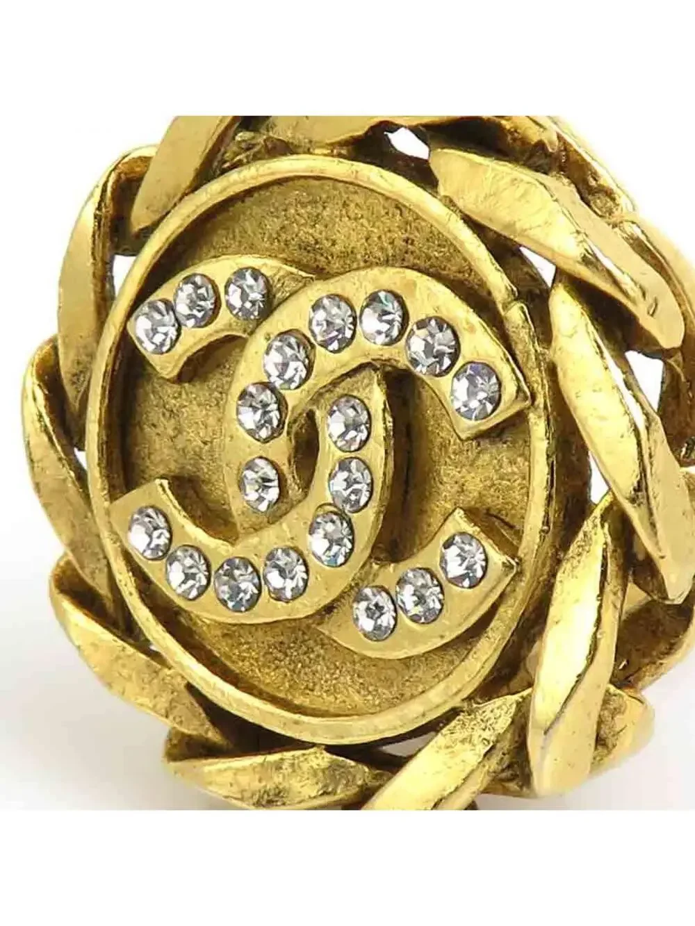 CHANEL elevate your